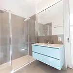 Leonardo Apartment *